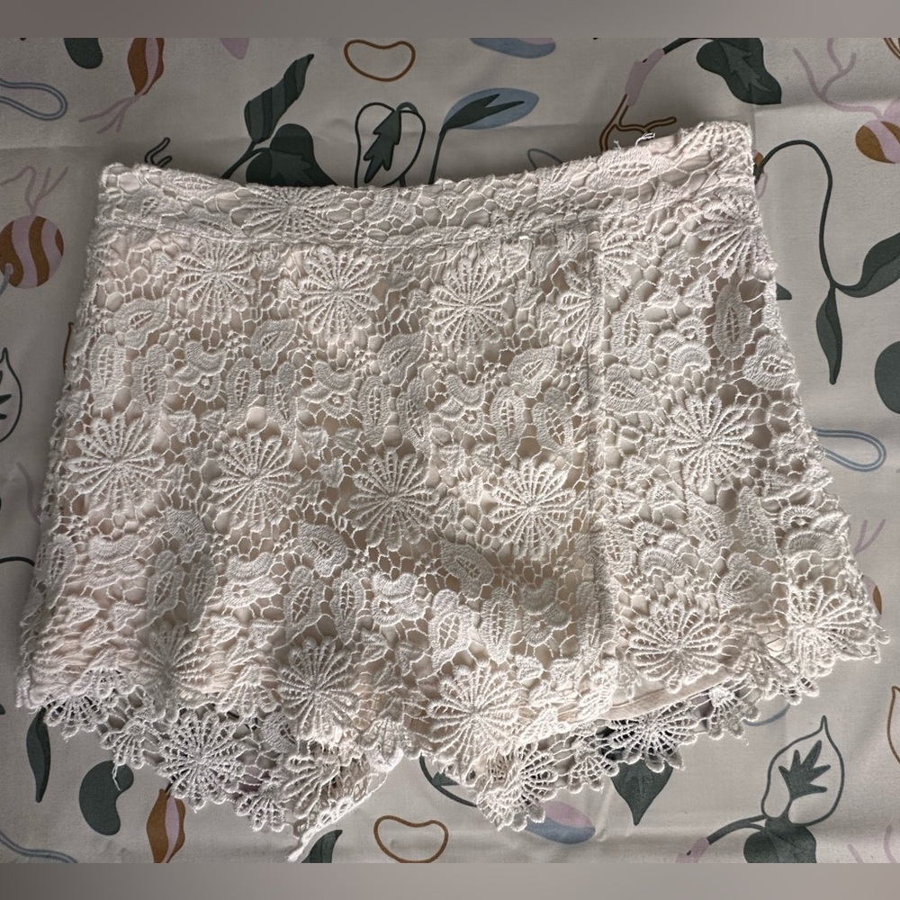 Zara skort, ivory color.